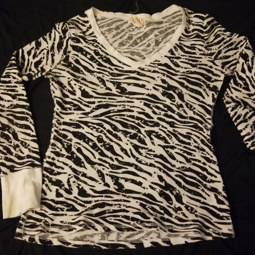 Adorable long sleeved top